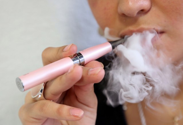 SZO: Na svetu milijardu pušaèa, porast upotrebe e-cigareta